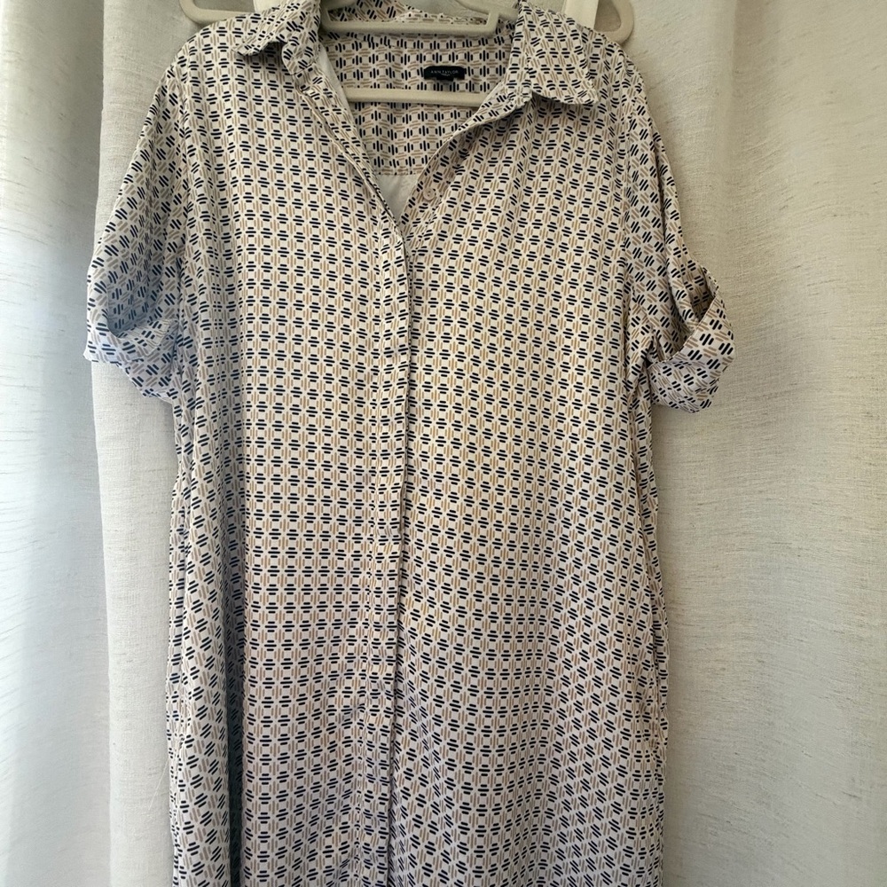 Ann Taylor - Geometric button down dress